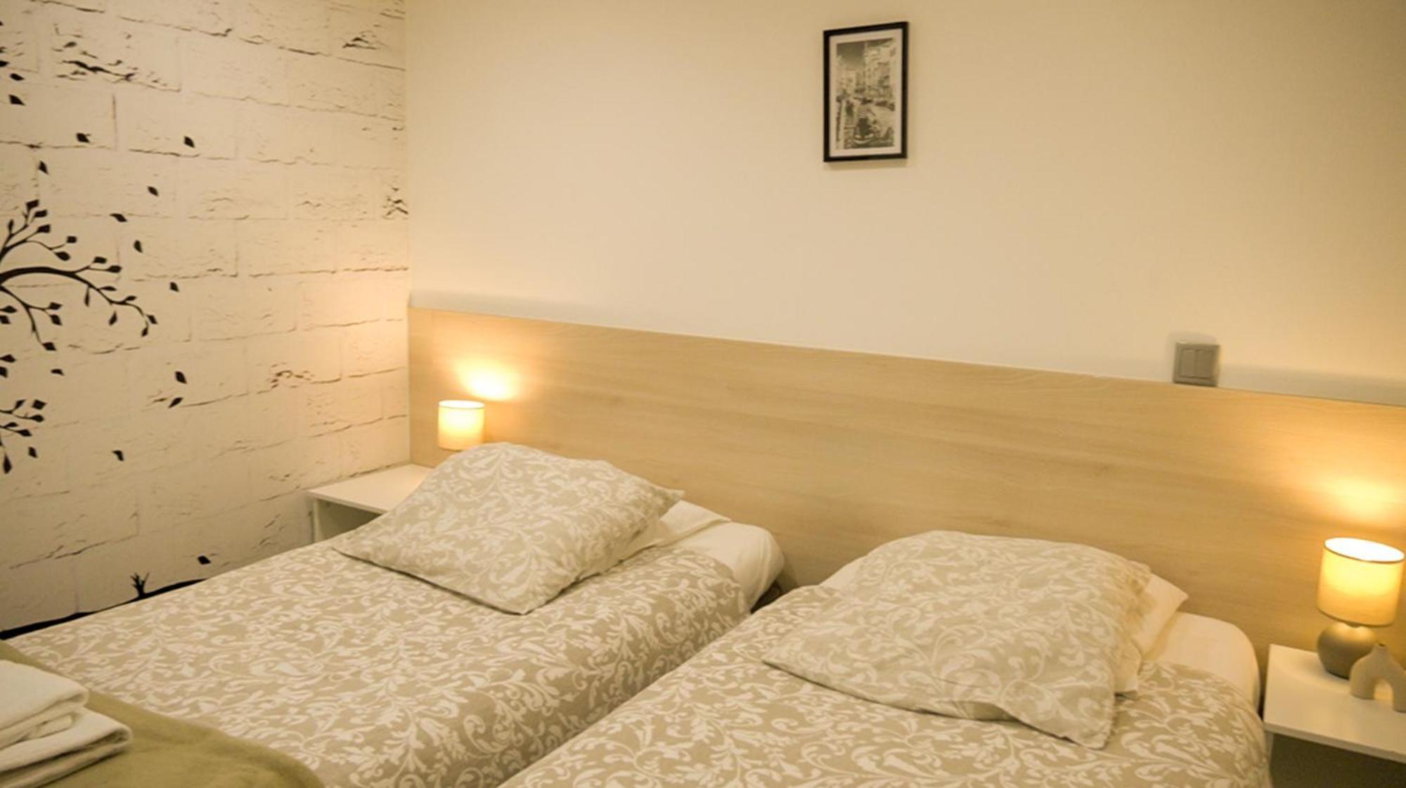 Appartement 1-4 Pers - Aeroport Cdg, Parc Expo, Villepinte - A L'Ombre Du Pin "9" Le Pin  Zewnętrze zdjęcie